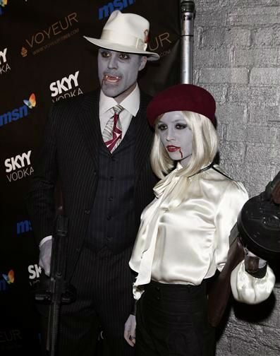 Eliza Dushku as zombie Bonnie and Clyde.