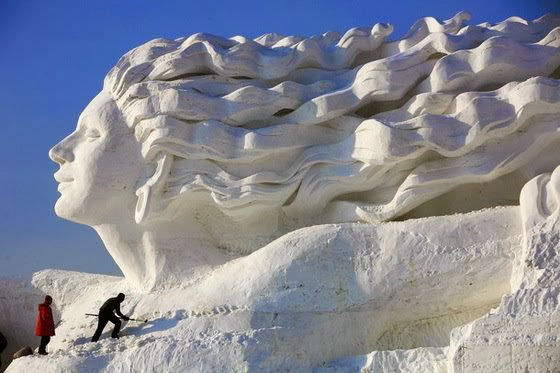 Snow sculpture 004